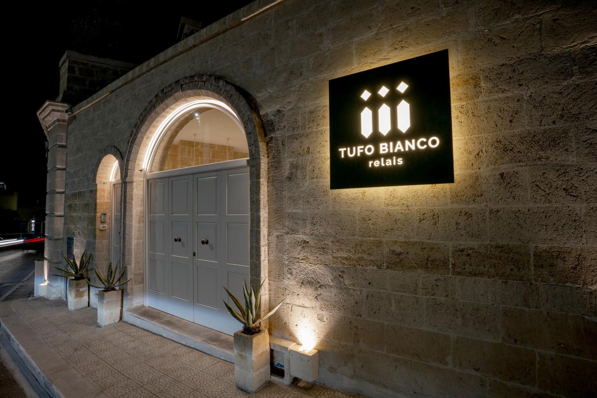 Tufo Bianco Relais Bed and Breakfast Massafra Exteriör bild